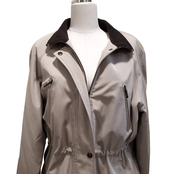 Liz Claiborne M Mid Length Water Resist Rain Anorak Coat Tan Excellent Condition - Picture 8 of 16